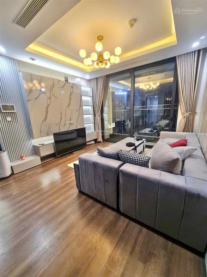 Bán căn 3 ngủ vị trí đẹp sunshine city, dt 99m2 , hướng mát, nội thất đẹp, giá chỉ 11,5 tỷ