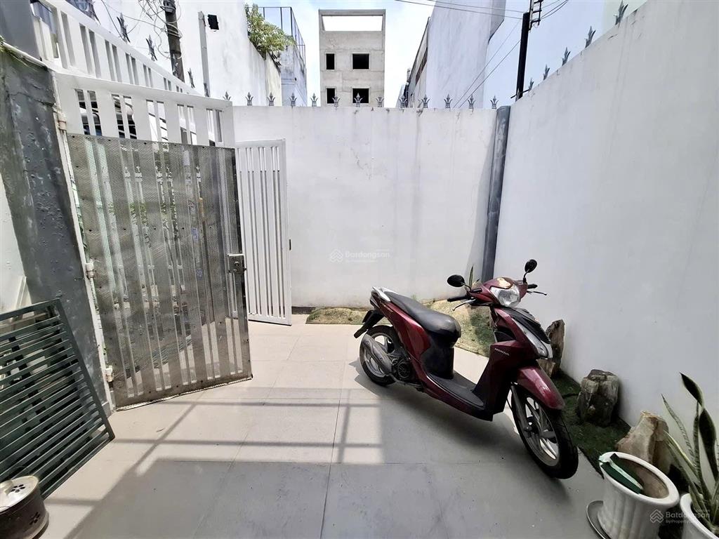 Nhà 2 tầng, 83m2 hẻm xe hơi, sát mặt tiền quang trung, hơn 6 tỷ