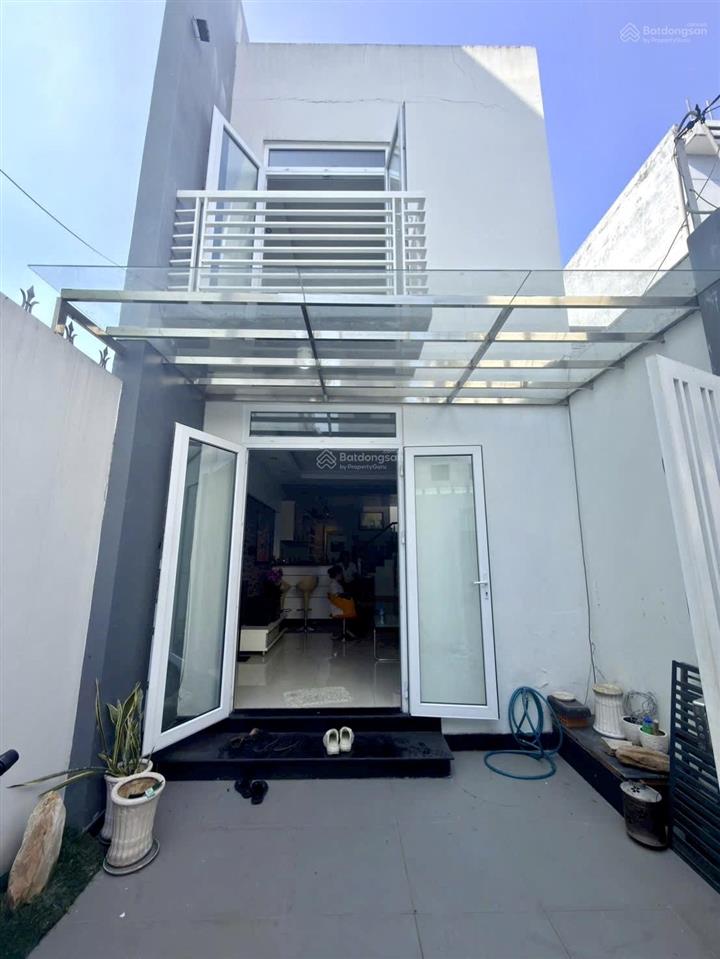 Nhà 2 tầng, 83m2 hẻm xe hơi, sát mặt tiền quang trung, hơn 6 tỷ