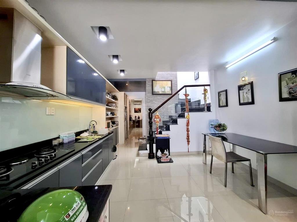 Nhà 2 tầng, 83m2 hẻm xe hơi, sát mặt tiền quang trung, hơn 6 tỷ