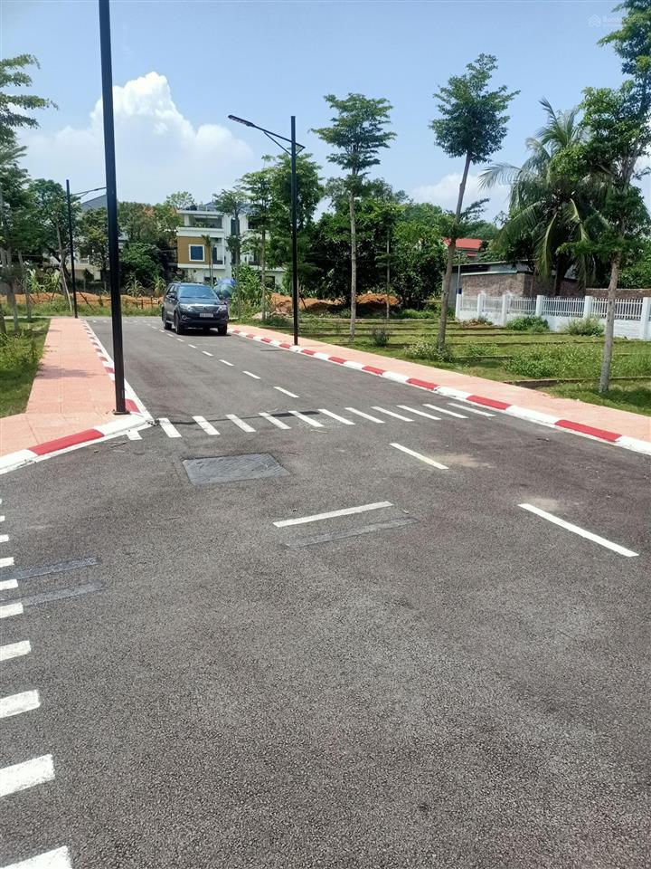 Chính chủ cần bán đất trung tâm thành phố 80m2, mặt tiền 5,37m. kinh doanh tốt. ngay sát trường c1