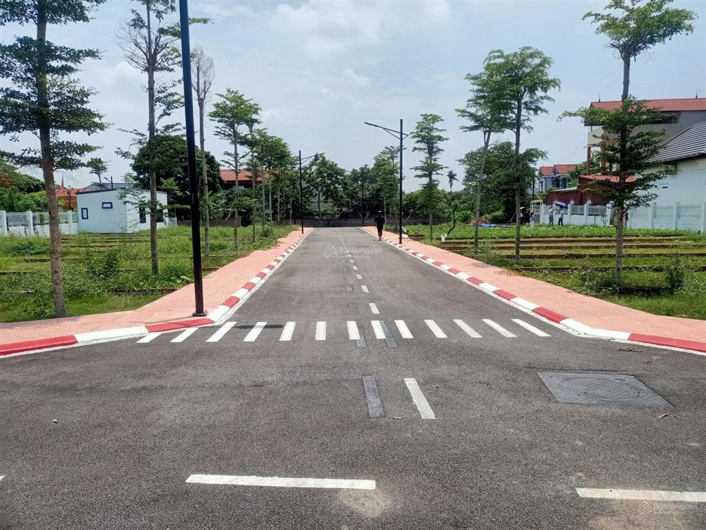 Chính chủ cần bán đất trung tâm thành phố 80m2, mặt tiền 5,37m. kinh doanh tốt. ngay sát trường c1
