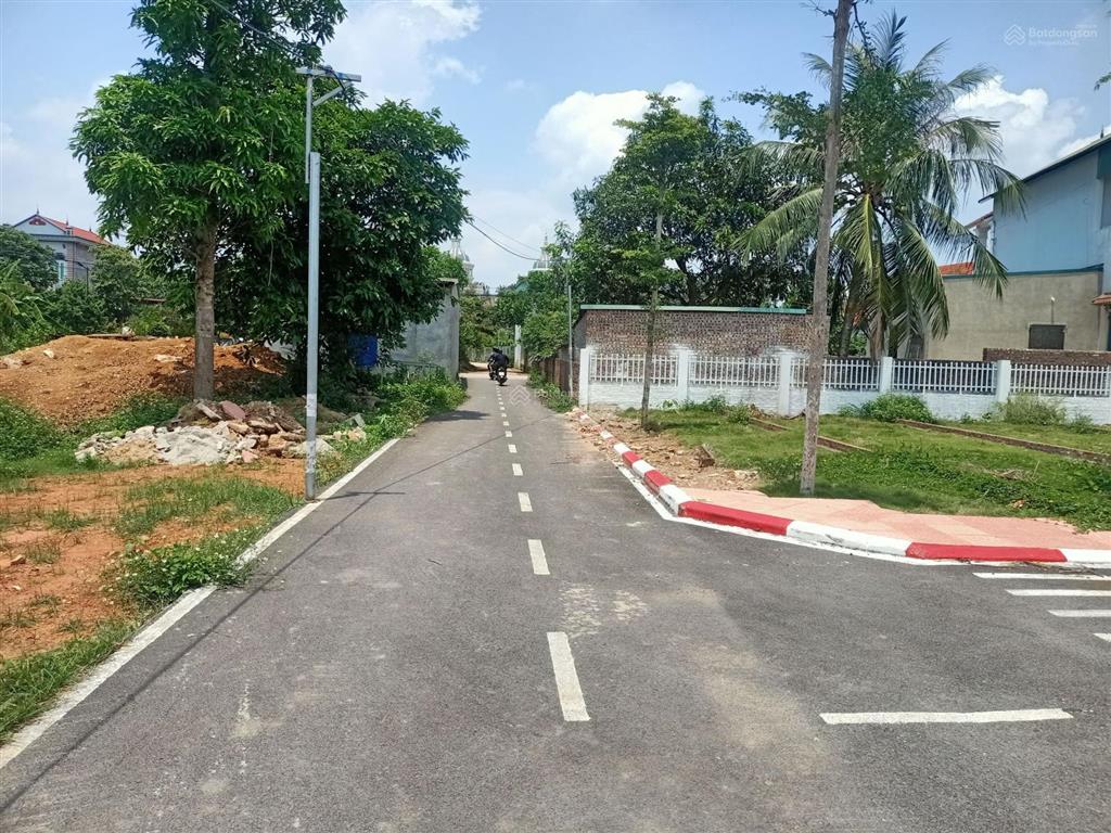 Chính chủ cần bán đất trung tâm thành phố 80m2, mặt tiền 5,37m. kinh doanh tốt. ngay sát trường c1