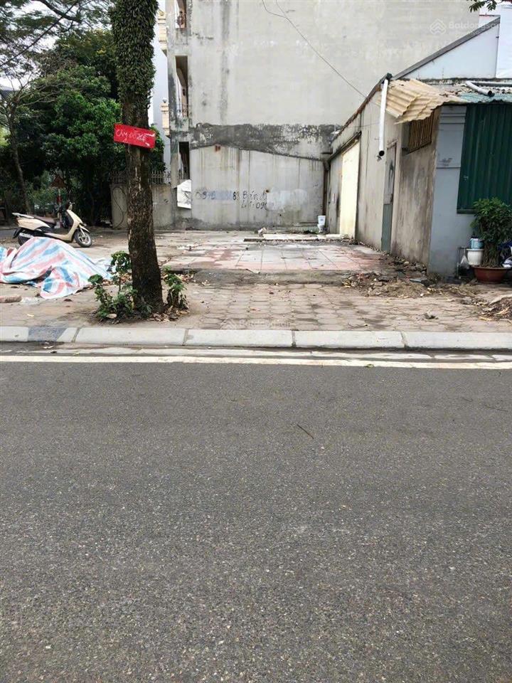 Do cần tiền gấp lấy vốn làm ăn,vợ chông em quyết định bán mảnh đất ven đô gần khu đô thị mới 200ha,
