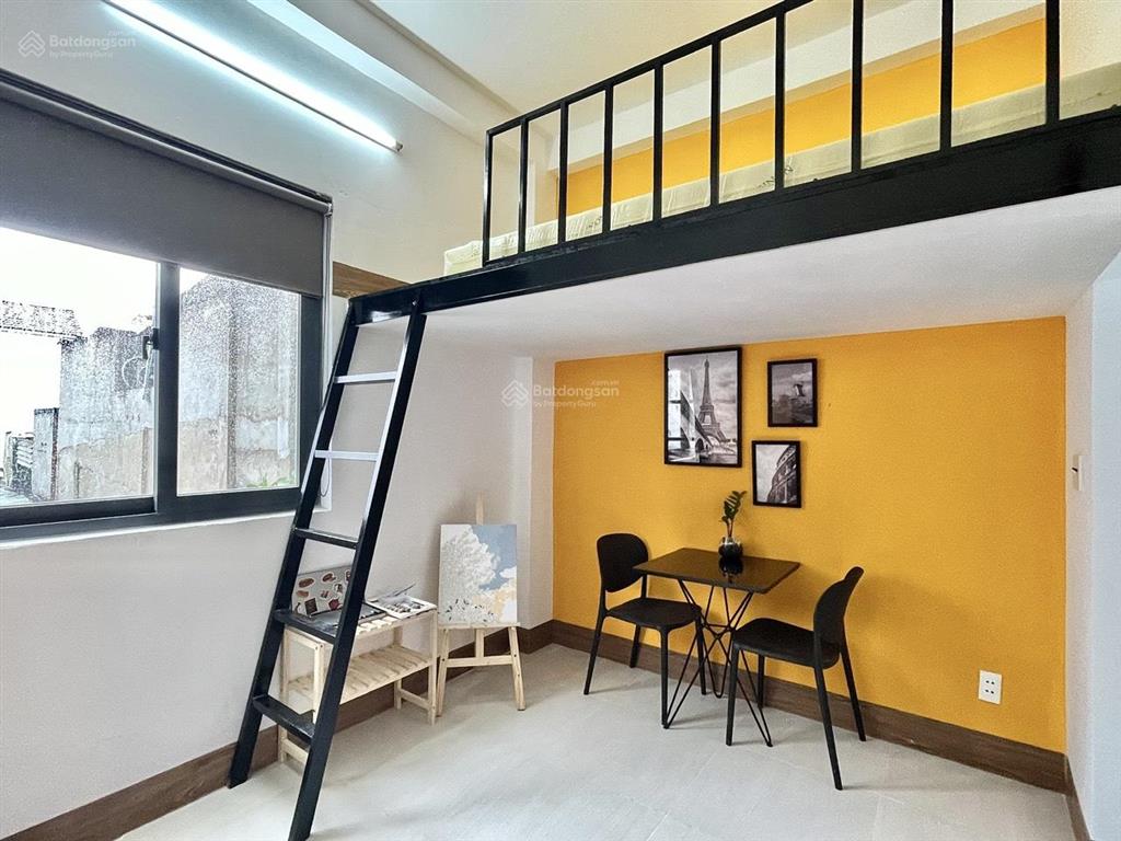 Phòng trọ gác lửng có cửa sổ lớn ngay chợ tân hưng  quận 7