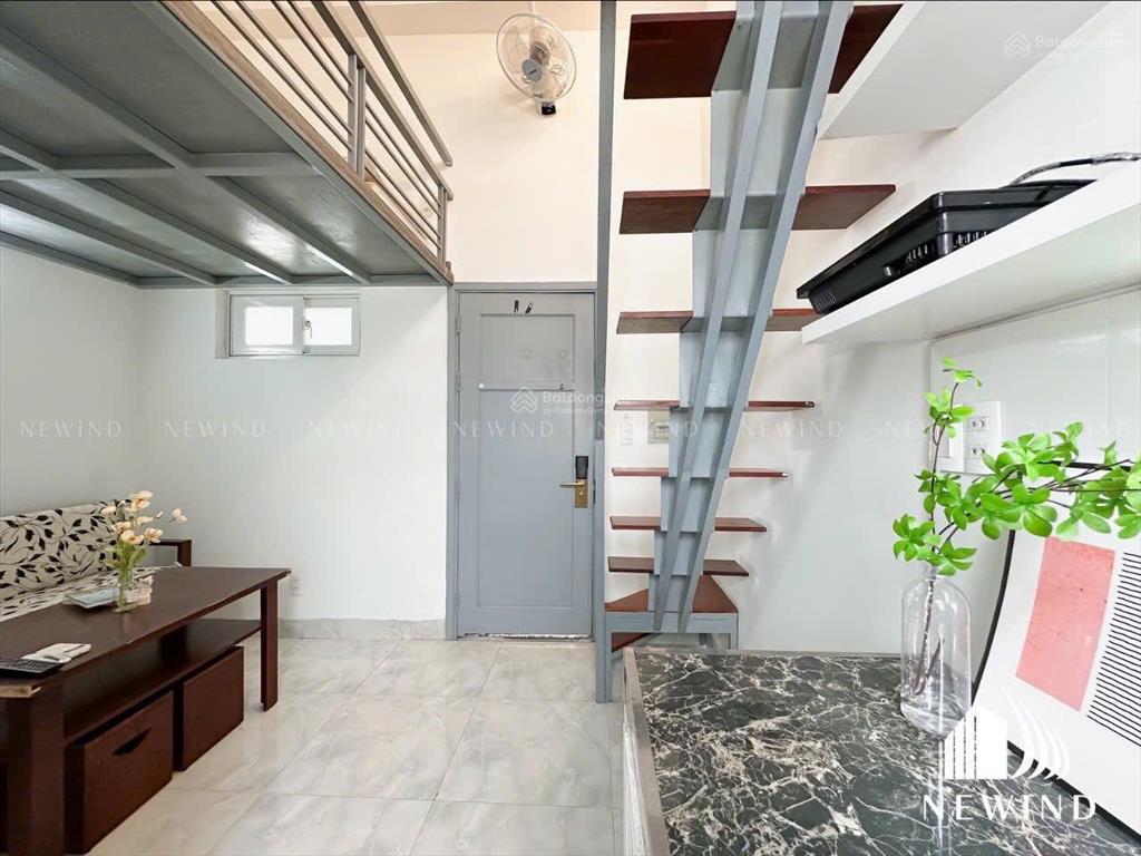 Cho thuê căn hộ gác rộng rãi thoáng tiện di chuyển qua trung tâm quận 7