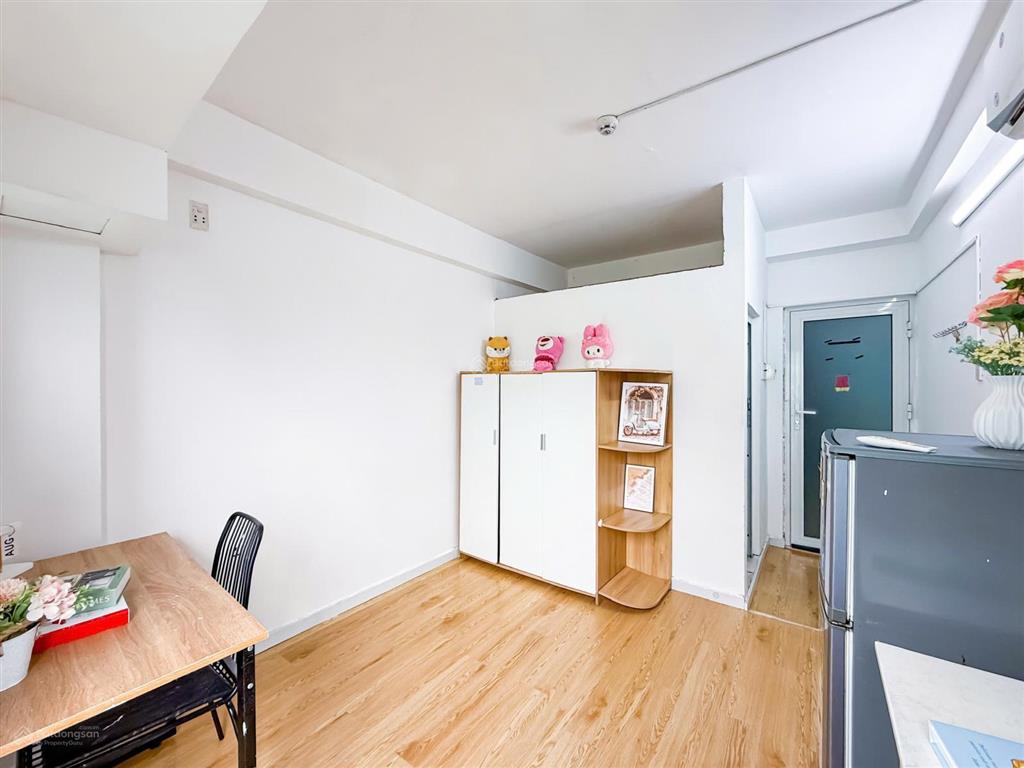 Cho thuê căn phòng view sài gòn cực đẹp gác bancol kế rmit, him lam, sunrise city, quận 7 kế quận 4