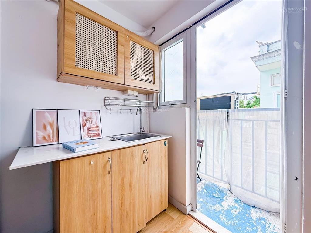 Cho thuê căn phòng view sài gòn cực đẹp gác bancol kế rmit, him lam, sunrise city, quận 7 kế quận 4