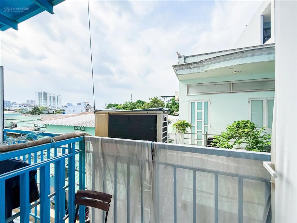 Cho thuê căn phòng view sài gòn cực đẹp gác bancol kế rmit, him lam, sunrise city, quận 7 kế quận 4