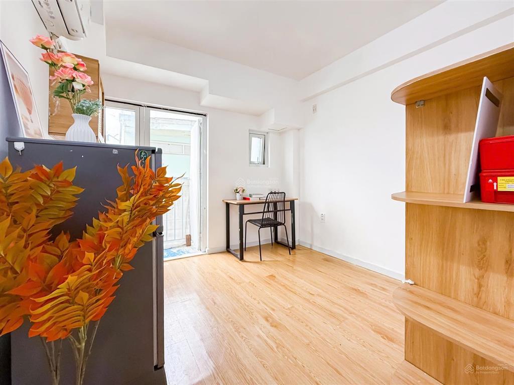 Cho thuê căn phòng view sài gòn cực đẹp gác bancol kế rmit, him lam, sunrise city, quận 7 kế quận 4
