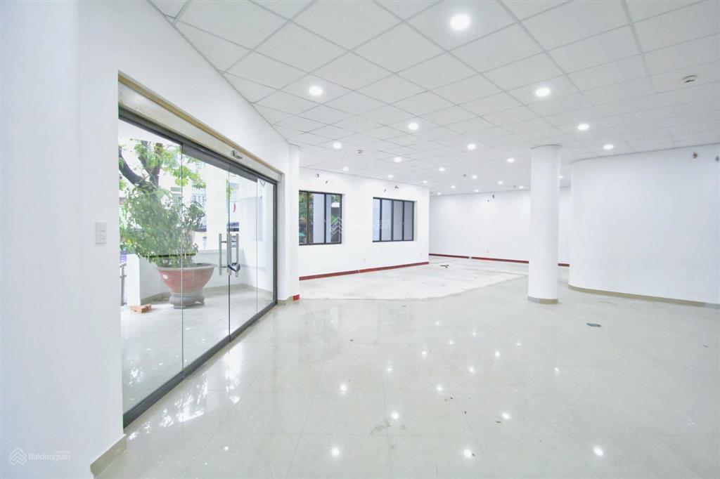 Hxt 150/4 nguyễn trãi q1, dt 8 x 18m hầm t 6l st, giá 120 triệu/tháng