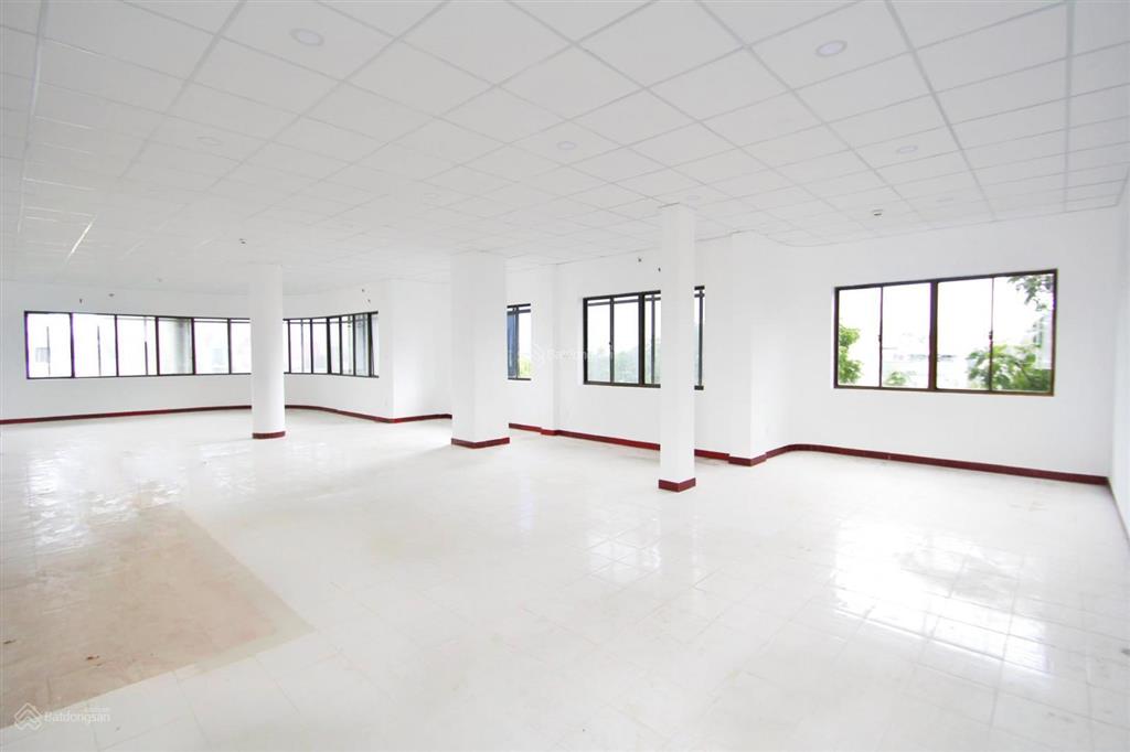 Hxt 150/4 nguyễn trãi q1, dt 8 x 18m hầm t 6l st, giá 120 triệu/tháng