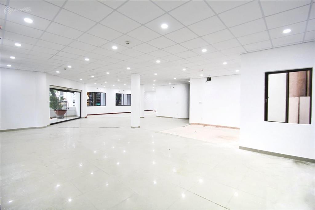 Hxt 150/4 nguyễn trãi q1, dt 8 x 18m hầm t 6l st, giá 120 triệu/tháng