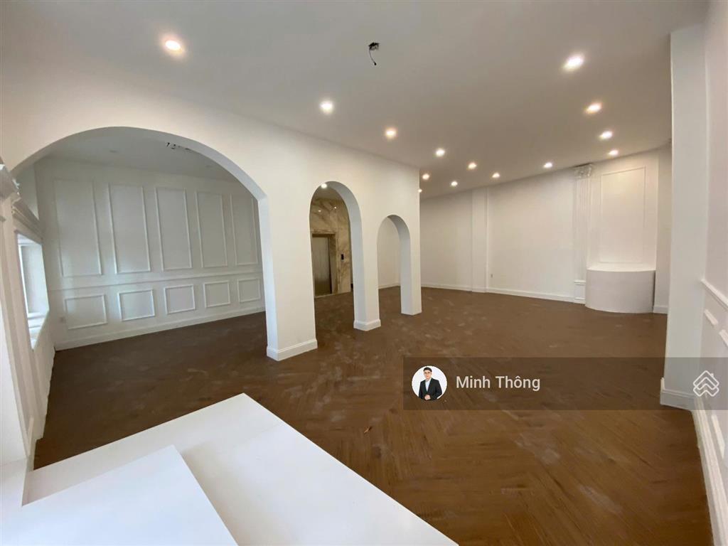 Cần bán nhà 1719 phan đình phùng! dt 9 x 16, nở hậu 11  hầm 4 tầng giá 33 tỷ