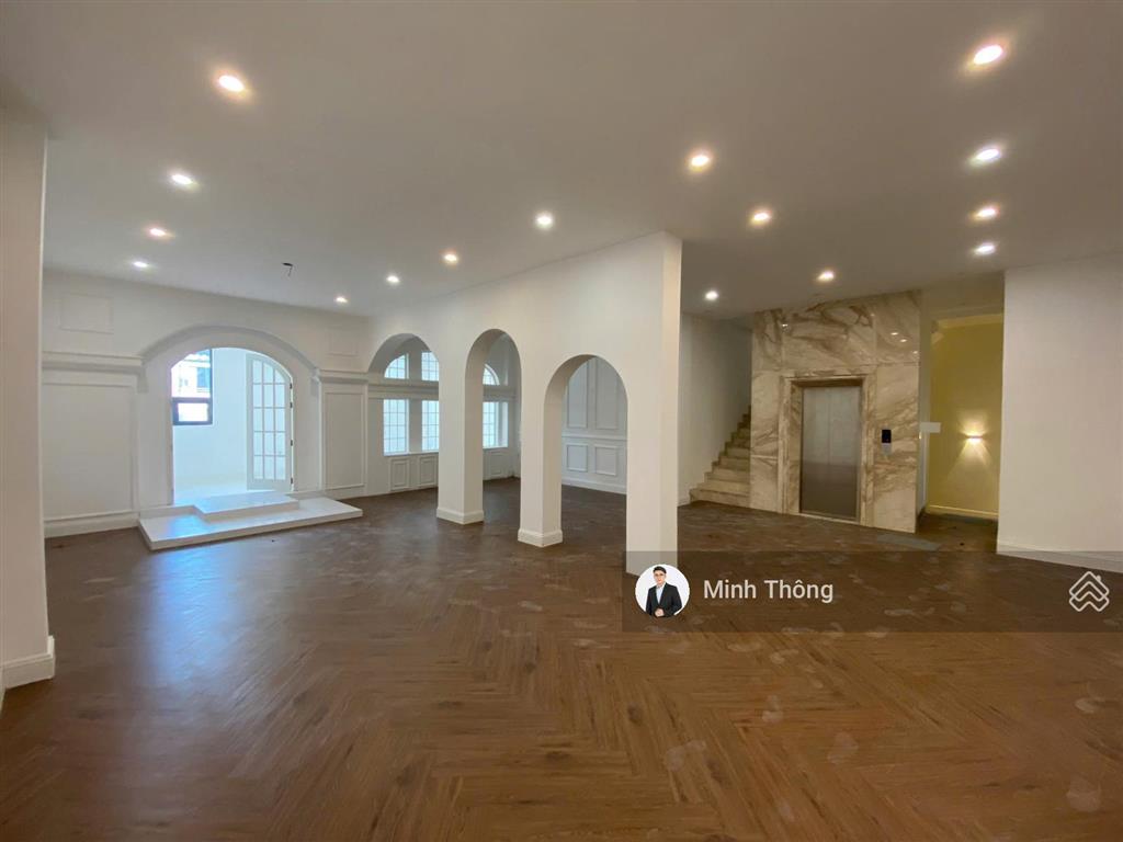 Cần bán nhà 1719 phan đình phùng! dt 9 x 16, nở hậu 11  hầm 4 tầng giá 33 tỷ