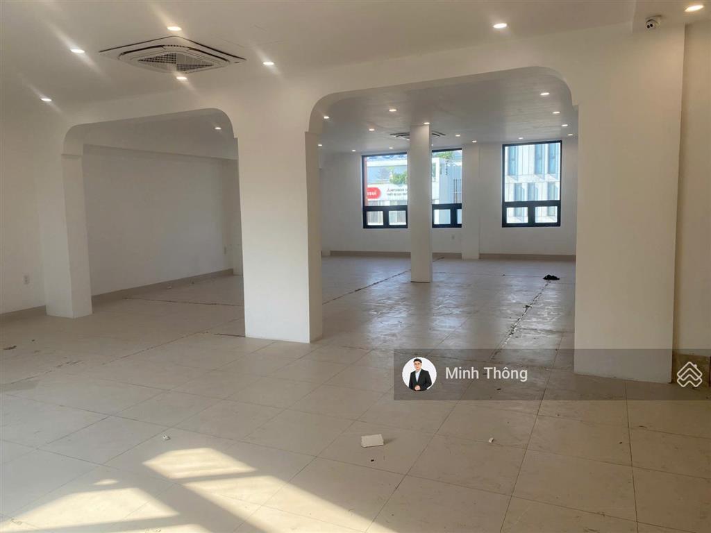 Cần bán nhà 1719 phan đình phùng! dt 9 x 16, nở hậu 11  hầm 4 tầng giá 33 tỷ