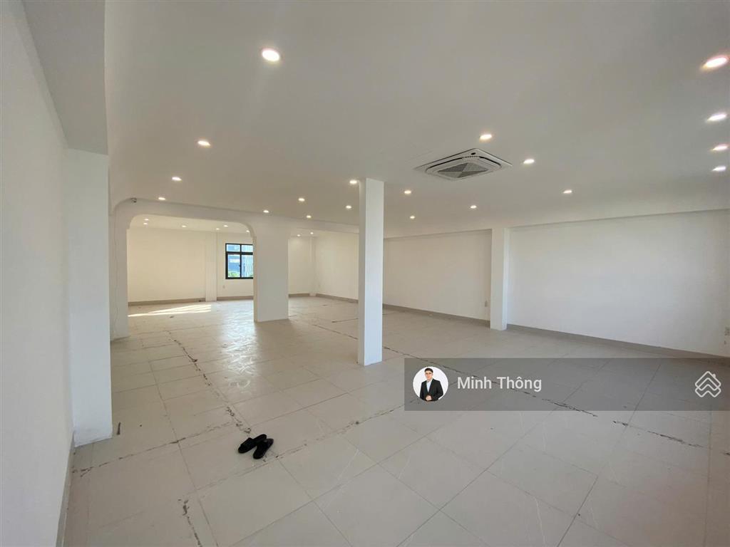 Cần bán nhà 1719 phan đình phùng! dt 9 x 16, nở hậu 11  hầm 4 tầng giá 33 tỷ