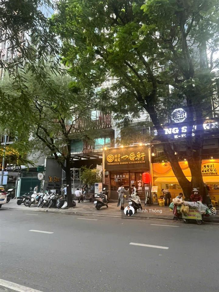 Viên ngọc q1 tìm chủgóc 2mt 8a lê thánh tôn( 5.6 x20sàn 365m2 6tầnghđt312,996triệu) chỉ 150 tỷ