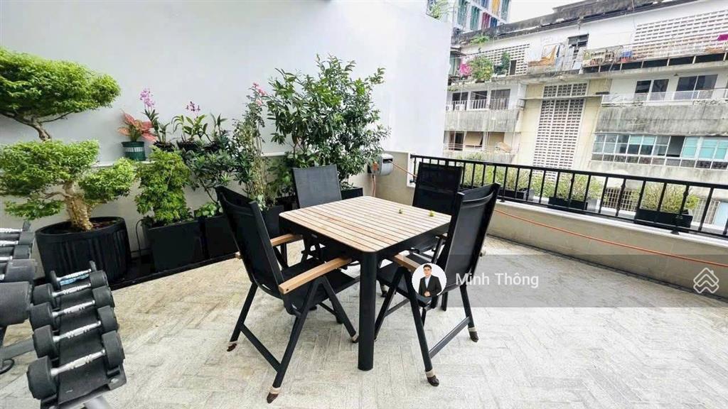 Gấp nhà 2224 nguyễn văn thủ! dt 8.3 x 18  cn 123.5m2  5 tầng vuông vức giá chỉ 70 tỷ còn tl