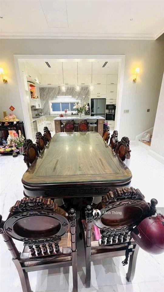 Gấp nhà 2224 nguyễn văn thủ! dt 8.3 x 18  cn 123.5m2  5 tầng vuông vức giá chỉ 70 tỷ còn tl