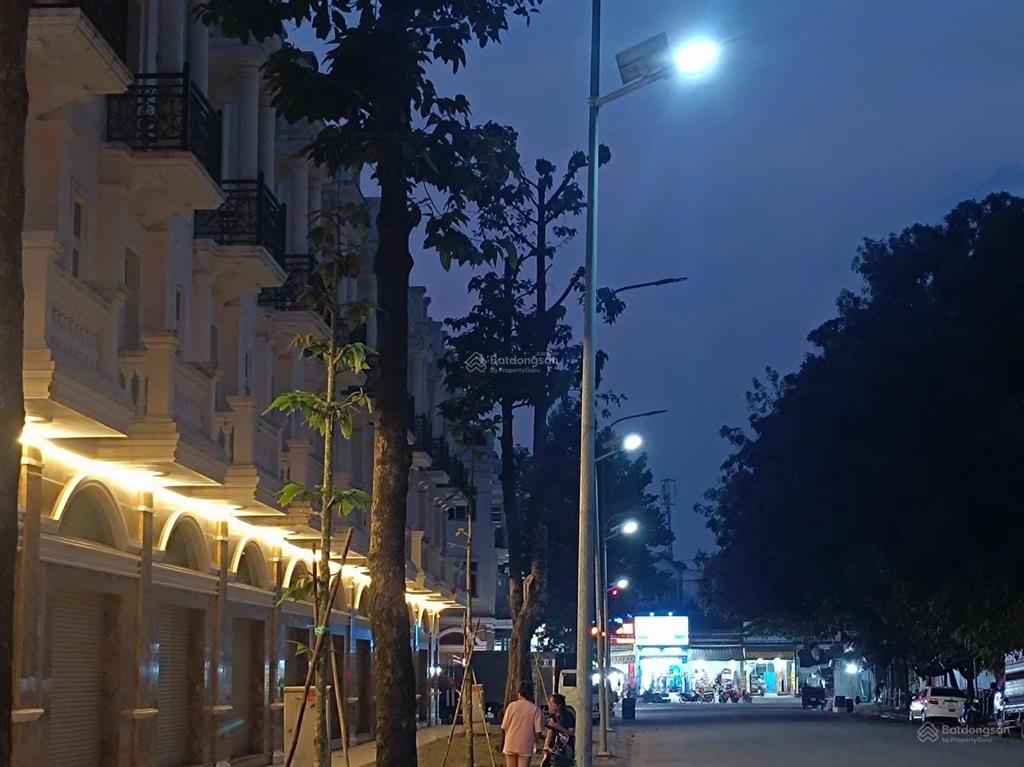 Bán shophouse tại nhà phố mặt tiền đường 22m, khu dân cư icon central, 6 tỷ, dtsd 200,6m2
