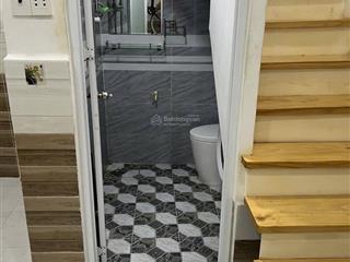 Duy nhất 1 căn  trung tâm tp giá chỉ 1,850 tỷ nhà cmt8  phường 15  quận 10  17m2  1 trệt 1 lầu
