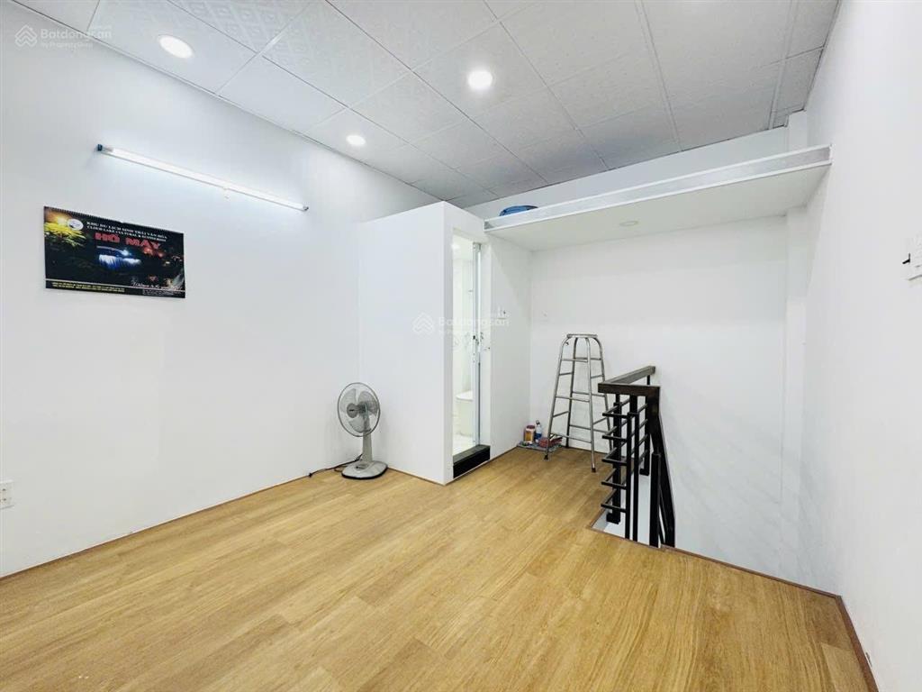 Chỉ 2.650 tỷ có nhà trung tâm quận 10  ngang 3.4m x4.2m  2 tầng 1 pn, 2wc ngay cư xá đồng tiến