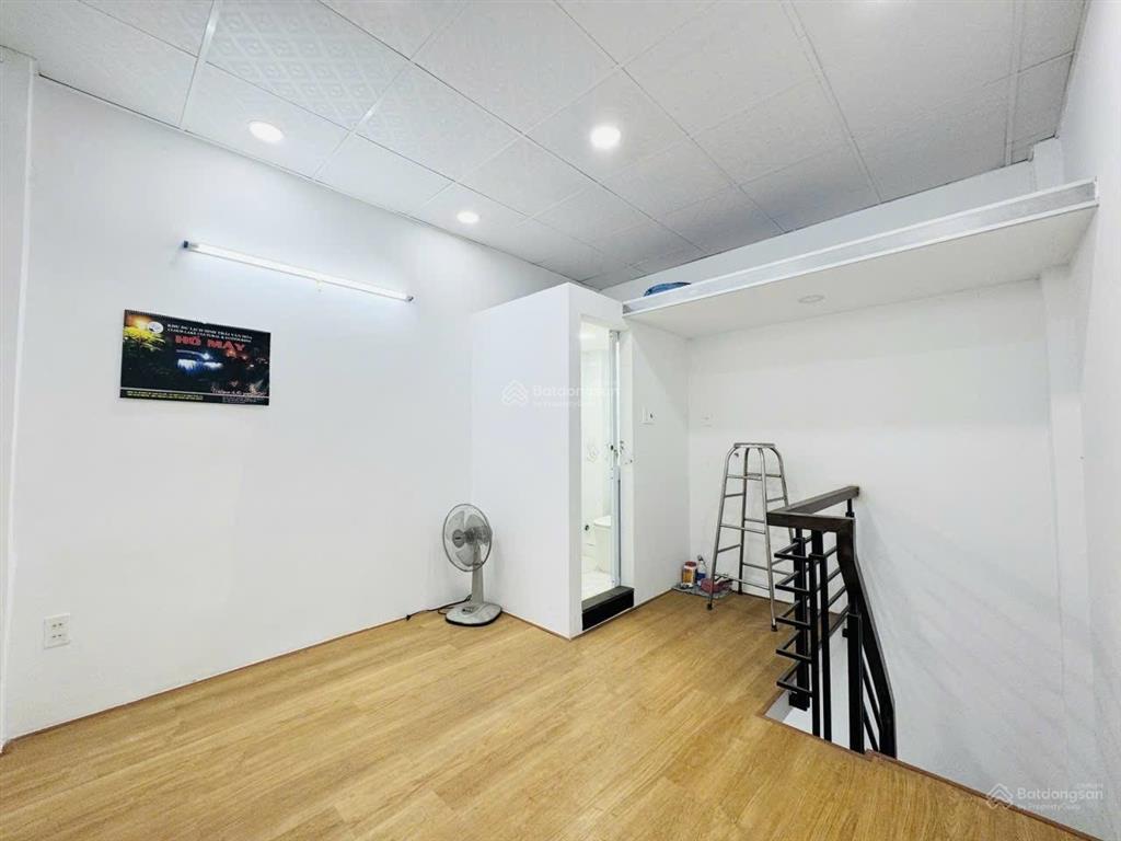 Chỉ 2.650 tỷ có nhà trung tâm quận 10  ngang 3.4m x4.2m  2 tầng 1 pn, 2wc ngay cư xá đồng tiến