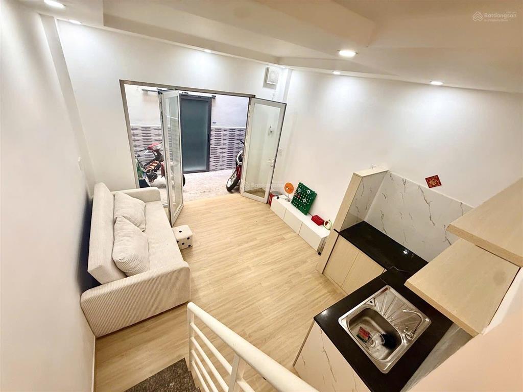 Chỉ 2,950 tỷ tl nhà đẹp trung tâm tân bình  dt 20m2 kết cấu 2 tầng 2pn sổ hồng riêng hoàn công đủ