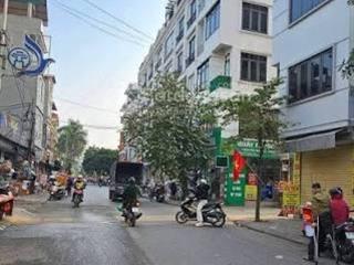 Nhà thị trấn văn điển 40m 6 tầng thang máy ô tô lùi cửa gần chợ vị trí đẹp giá 8,7x tỷ