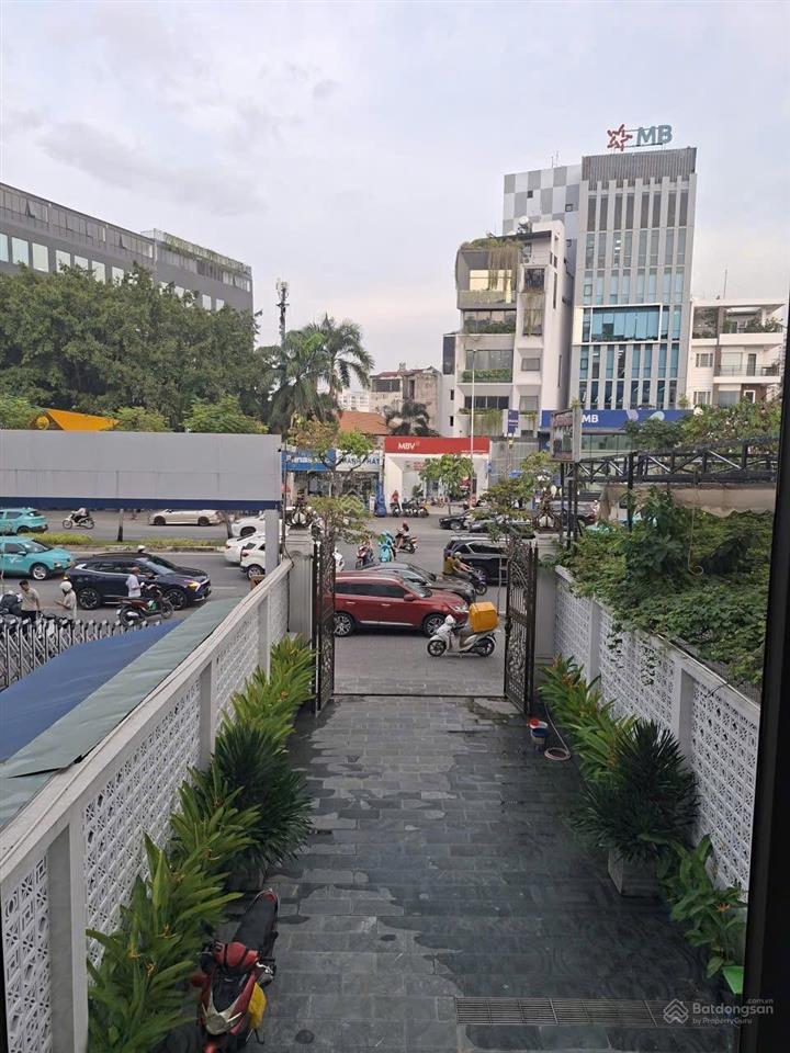 Cho thuê tòa nhà mặt tiền trần não, tp. thủ đức