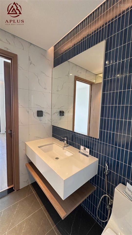 Chính chủ bán căn góc 3 ngủ view trực diện vịnh tầng cao giá 5.8x tỷ  0978 788 ***