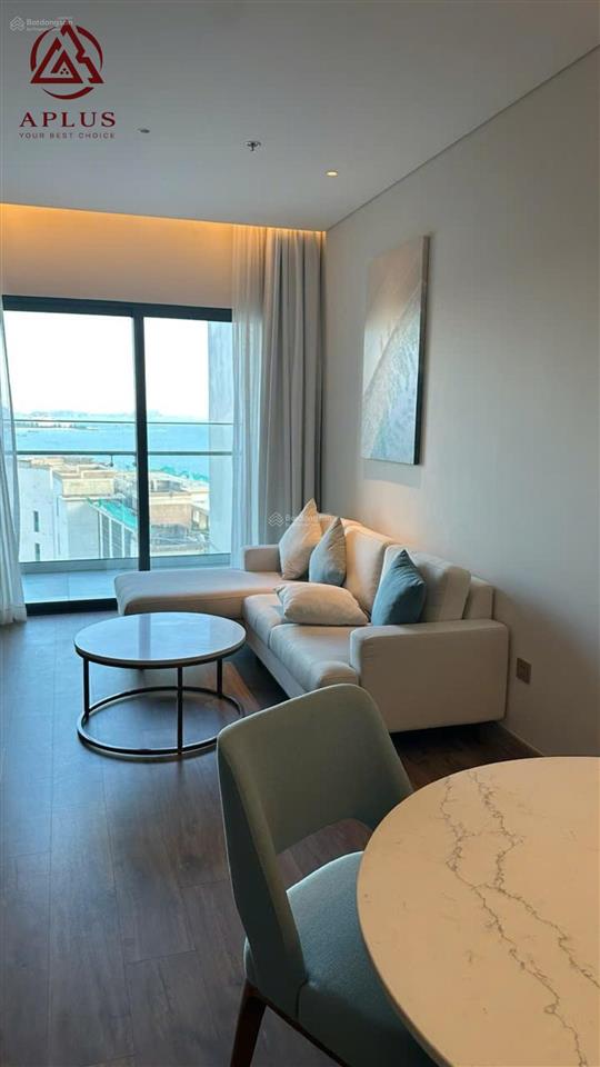 Căn 2 ngủ tòa b alacarte  view biển giá4.3 tỷ  đã nhận nhà về  72m2  0978 788 ***