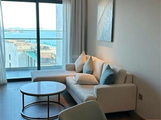 Căn 2 ngủ tòa b alacarte  view biển giá4.3 tỷ  đã nhận nhà về  72m2  0978 788 ***