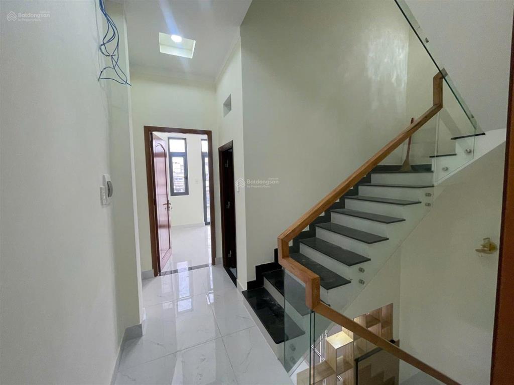 Nhà 4 tầng hẻm xe hơi ,tăng nhơn phú a ,nhà mới hoàn công ,51m , chỉ 6 tỷ 550 tl