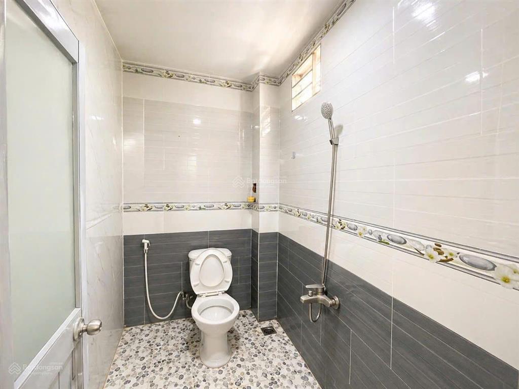 Hiếm trong khu vực nhà đẹp lô góc, gần xe hơi,6m mt 3pn, chỉ 3.75 tỷ
