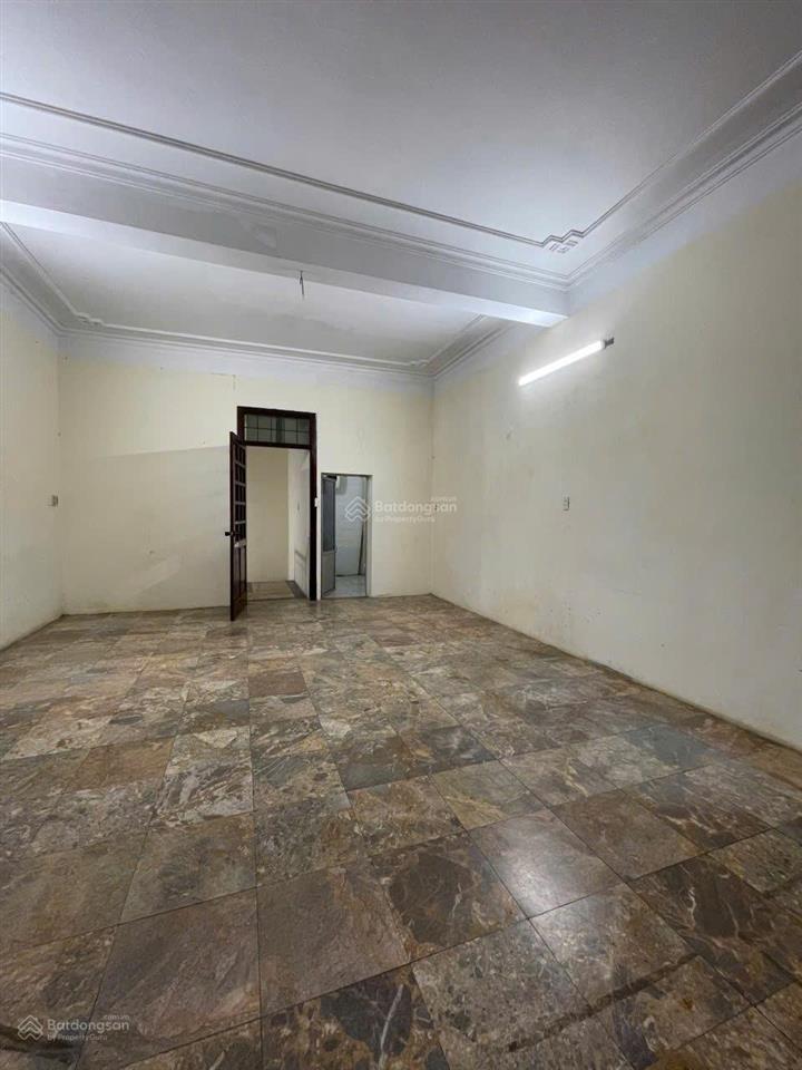 Cho thuê nhà ngõ 1 trường chinh , dt 70 m2 x 4 tầng, tiện kinh doanh, làm văn phòng