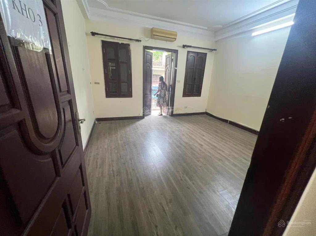 Cho thuê nhà chia lô khu đtm định công, làm văn phòng cty, hộ gia đình ở.
