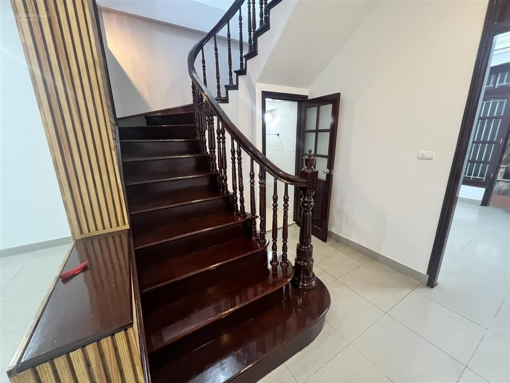 Cho thuê nhà kđt mới định công, dt 95m2 * 4t, vị trí nhà đẹp, giá 23 triệu/tháng