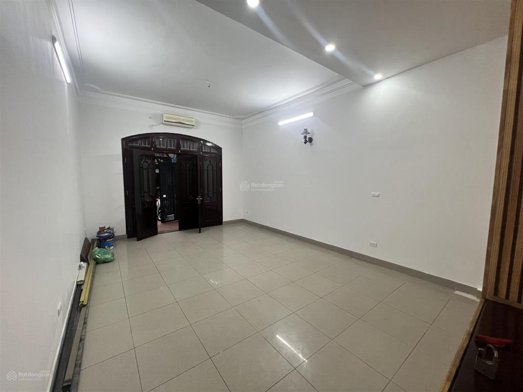 Cho thuê nhà kđt mới định công, dt 95m2 * 4t, vị trí nhà đẹp, giá 23 triệu/tháng