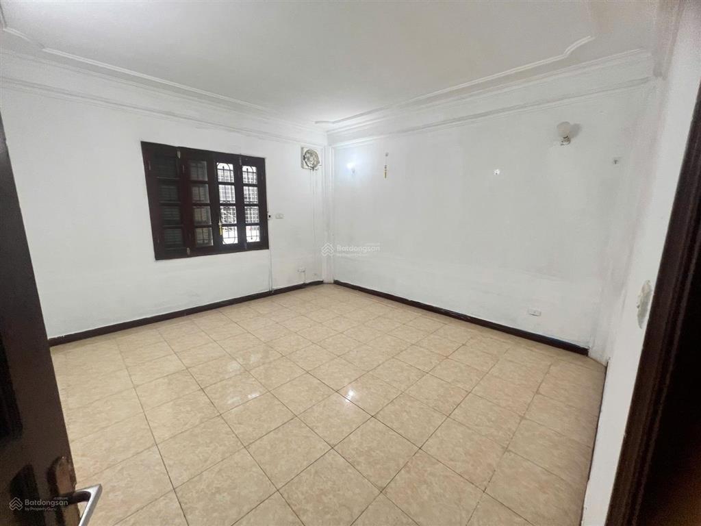 Cho thuê nhà đtm định công, làm văn phòng cty, hộ gia đình ở. dt 95m2 * 4t, giá 23tr/tháng