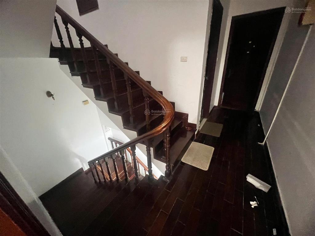 Cho thuê nhà đtm định công, làm văn phòng cty, hộ gia đình ở. dt 95m2 * 4t, giá 23tr/tháng