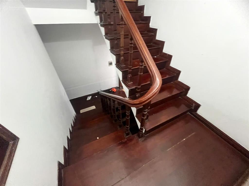 Cho thuê nhà đtm định công, làm văn phòng cty, hộ gia đình ở. dt 95m2 * 4t, giá 23tr/tháng