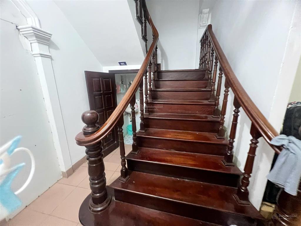 Cho thuê nhà đtm định công, làm văn phòng cty, hộ gia đình ở. dt 95m2 * 4t, giá 23tr/tháng