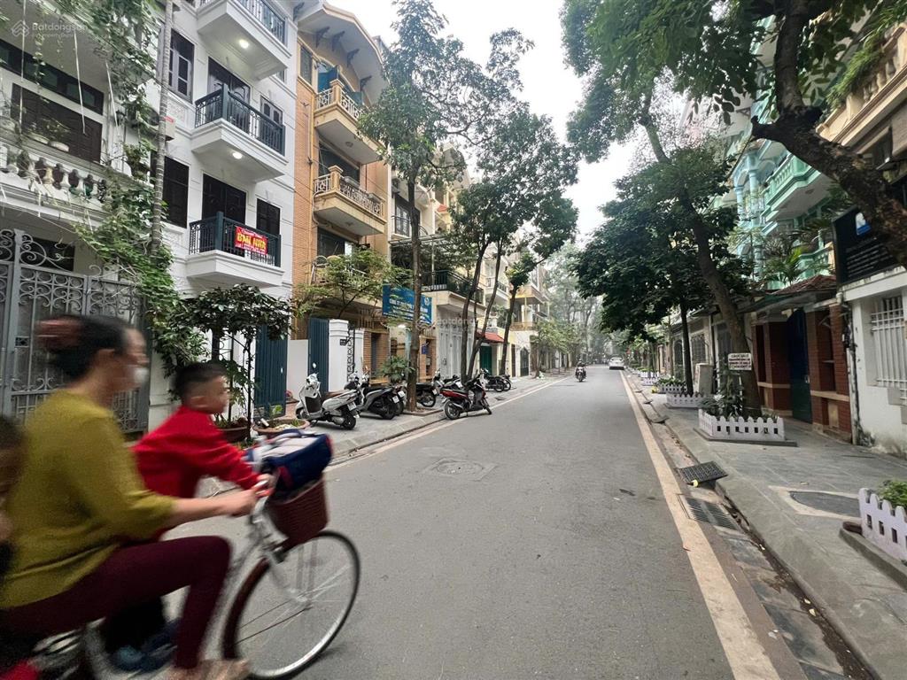Chính chủ cho thuê nhà lô 6 b17 khu đtm định công, 95m2, 4 tầng, giá 25tr/tháng