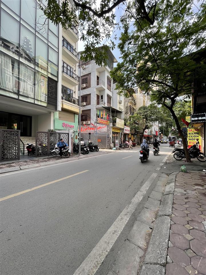 Bán nhà mặt phố vương thừa vũ,thanh xuân  64m2  5m mặt tiền  kinh doanh  vỉa hè  ngoài 30 tỷ.