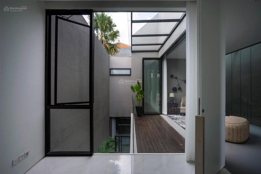 Lô góc, mặt tiền lớn, thiết kế hiện đại, ngõ ô tô thông, đi bộ ra hồ tây, lotte