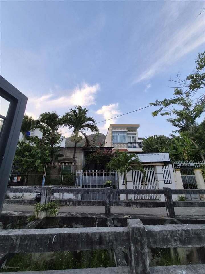 Bán nhà đường nguyễn khắc viện  vĩnh hòa  nha trang
 diện tích 76,3m2
 pháp lý sổ đỏ thổ cư