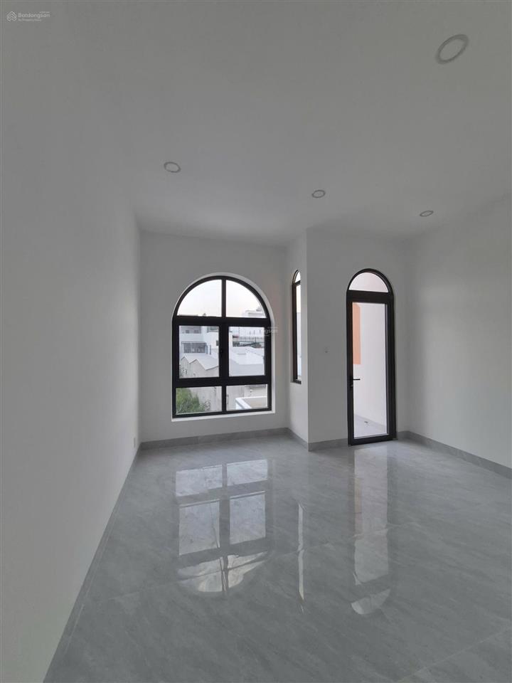 Bán nhà đường nguyễn khắc viện  vĩnh hòa  nha trang
 diện tích 76,3m2
 pháp lý sổ đỏ thổ cư