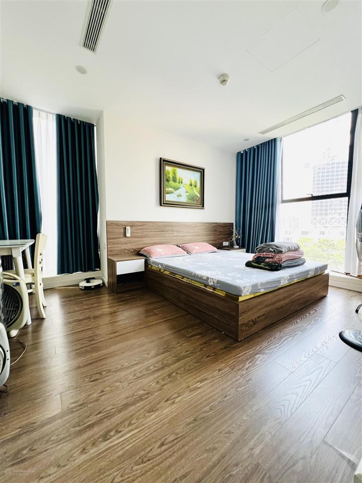 Cần bán gấp căn 3pn sunshine city 102,3m², tầng 4, view nội khu giá ưu đãi cho khách thiện chí!